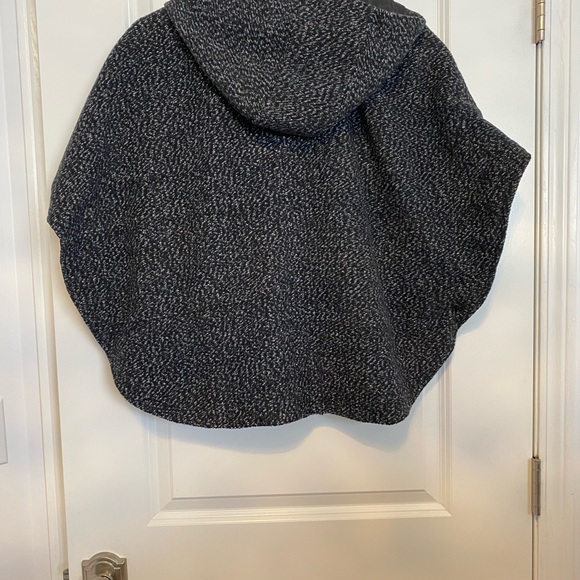 Kismet Bootlegger Cape - Picture 2 of 2